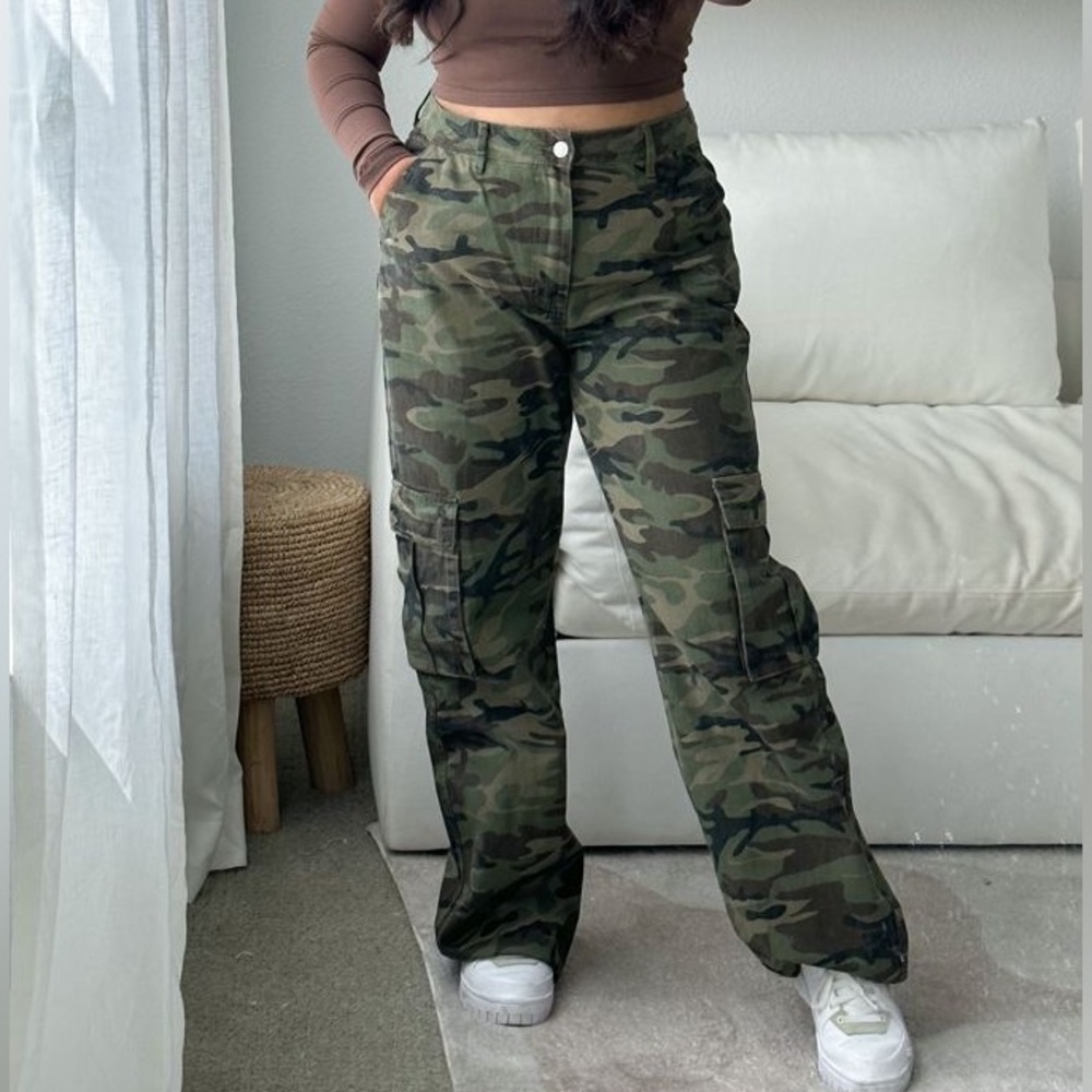 Army cargo pants • Size 28 • NWOT